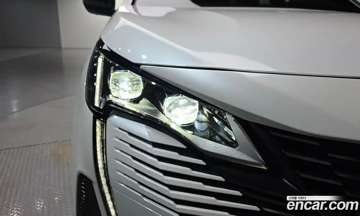 Peugeot 5008 2022 1.2 гидро в Москве, фото 8