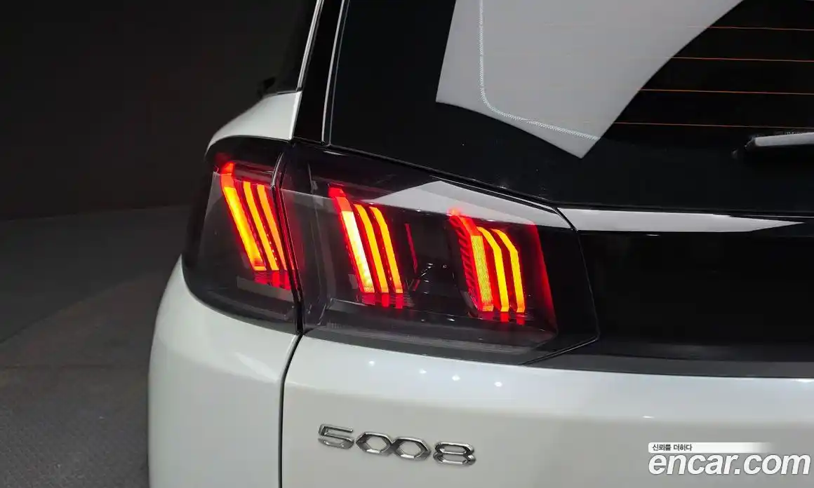 Peugeot 5008 2022 1.2 гидро в Москве, фото 9
