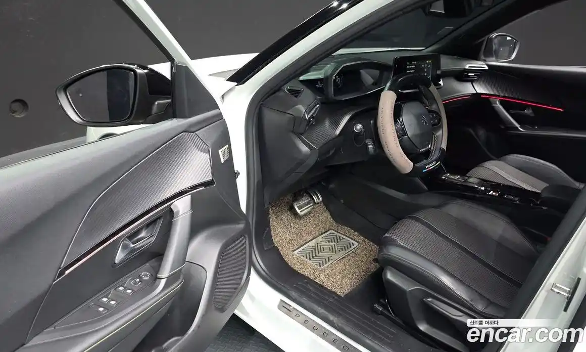 Peugeot 2008 2022 0.1 гидро в Москве, фото 24