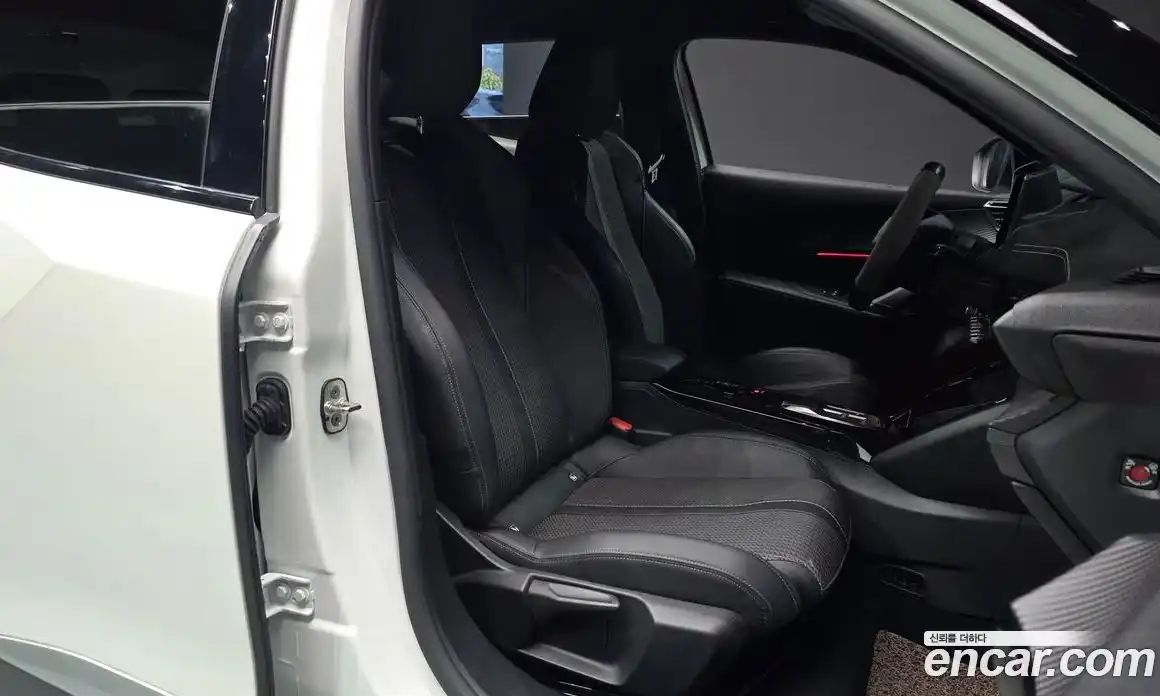 Peugeot 2008 2022 0.1 гидро в Москве, фото 26