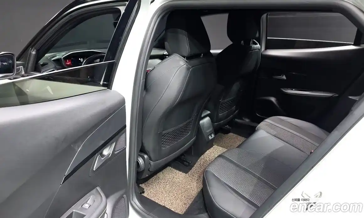 Peugeot 2008 2022 0.1 гидро в Москве, фото 28