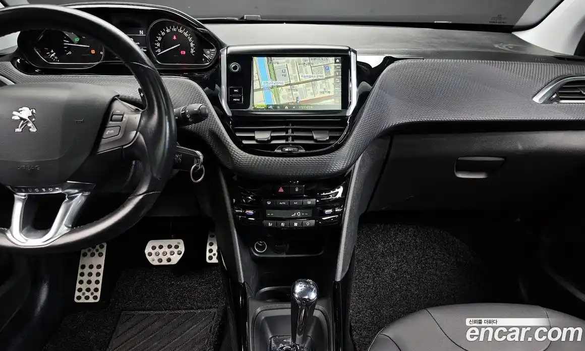Peugeot 2008 2017 1.6 гидро в Москве, фото 13