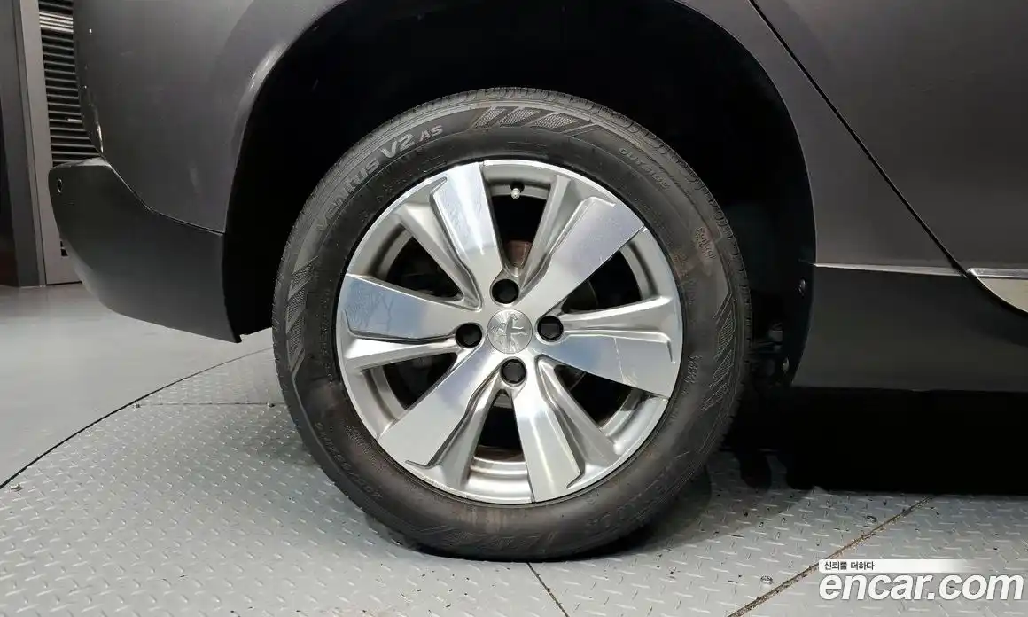 Peugeot 2008 2017 1.6 гидро в Москве, фото 5