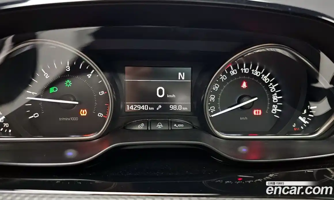 Peugeot 2008 2017 1.6 гидро в Москве, фото 8