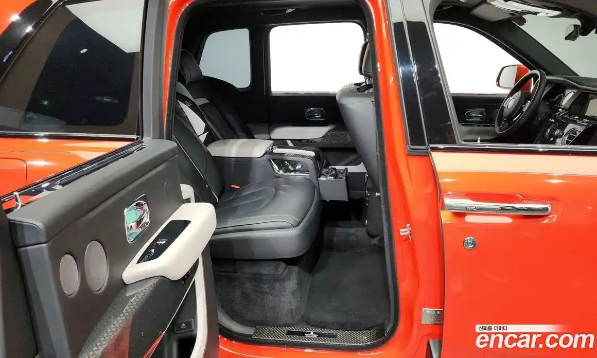 Rolls-Royce Cullinan 2023 6.7 гидро в Москве № 2134734, фото 12