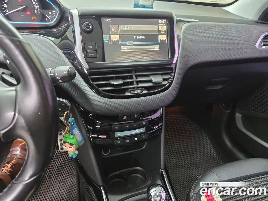 Peugeot 2008 2015 1.6 гидро в Москве, фото 6