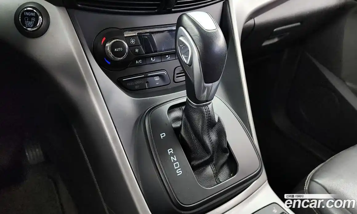 Ford Escape 2014 2.0 гидро в Москве № 255666, фото 9
