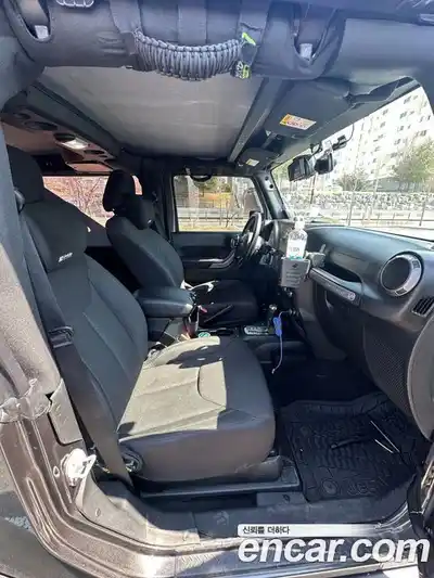 Jeep Wrangler 2017 3.6 гидро в Москве № 750171, миниатюра 11