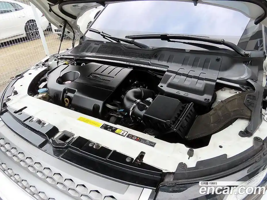 Land Rover Range-Rover Evoque 2017 2.0 гидро в Москве № 1196859, фото 19