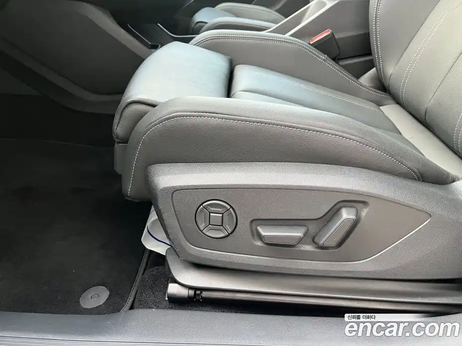Audi Q4 e-tron 2025 гидро в Москве № 1546554, фото 12