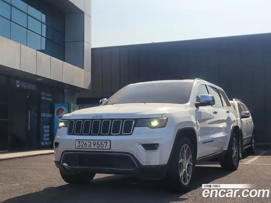 Jeep Cherokee 2021 3.6 гидро в Москве № 169944, фото 3