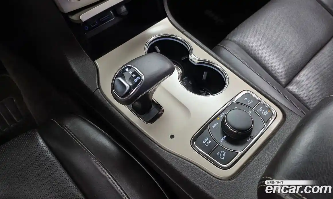 Jeep Cherokee 2014 3.0 гидро в Москве № 1919325, фото 9