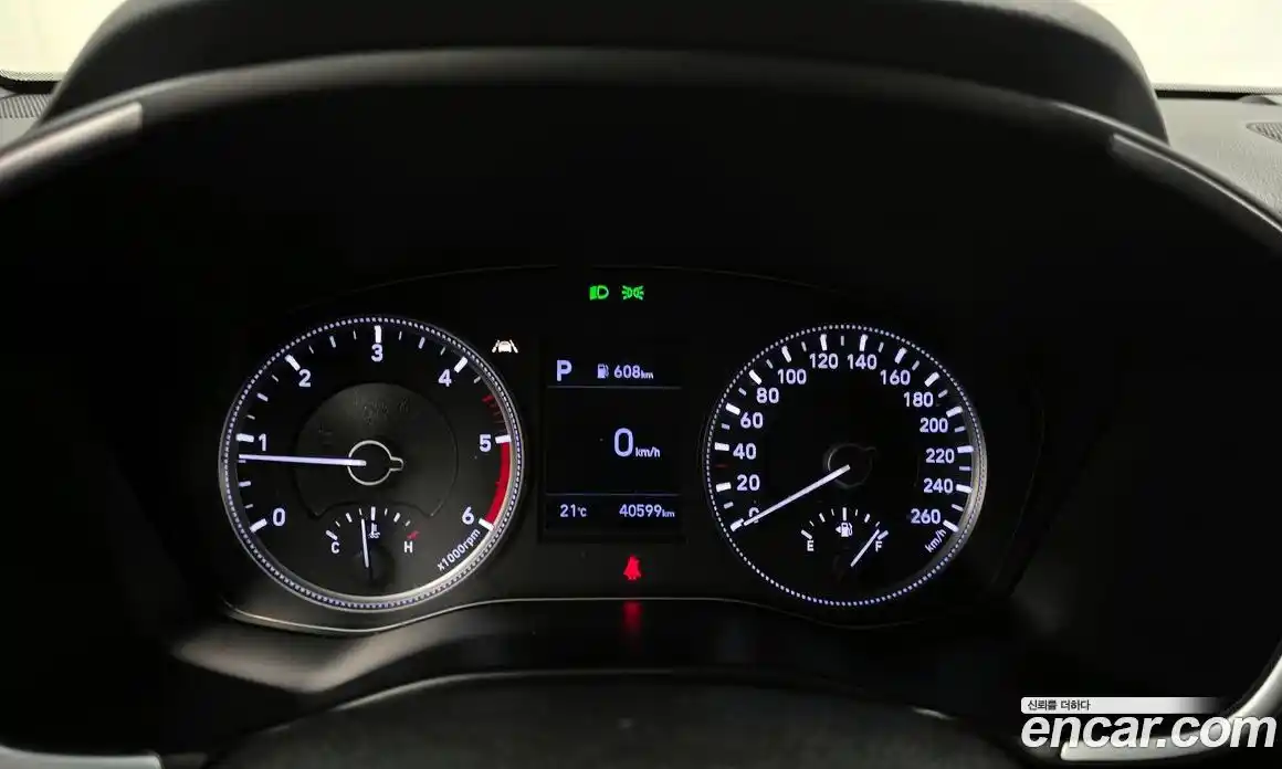 Hyundai Santa Fe 2019 2.0 гидро в Москве № 2123808, фото 11