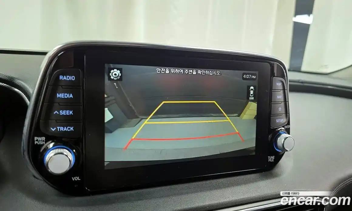 Hyundai Santa Fe 2019 2.0 гидро в Москве № 2123808, фото 21