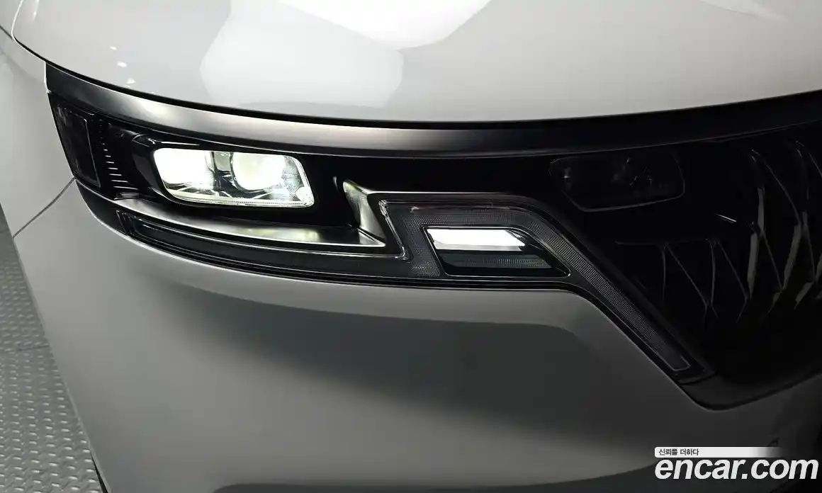 Kia Canival 2023 3.5 гидро в Москве № 2124238, фото 7