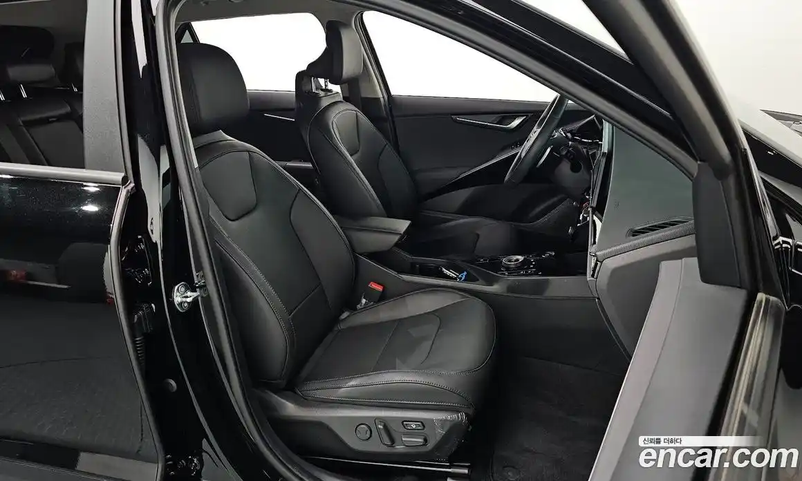 Kia Niro 2023 0.2 гидро в Москве № 2124239, фото 17