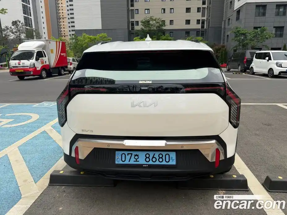 Kia EV3 2024 0.2 гидро в Москве № 2124353, фото 4