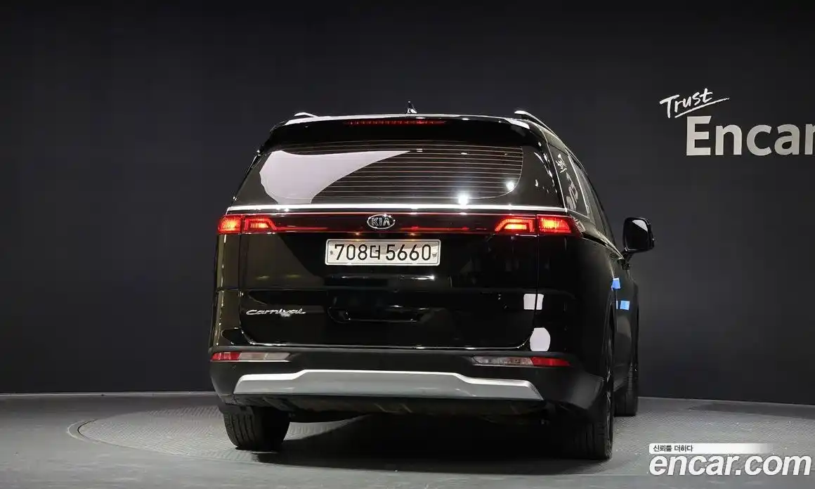 Kia Canival 2021 2.2 гидро в Москве № 2124893, фото 4
