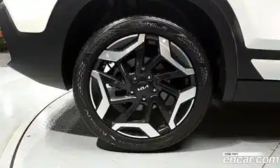 Kia Seltos 2022 1.6 гидро в Москве № 2125024, миниатюра 5