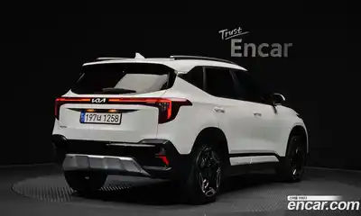 Kia Seltos 2023 1.6 гидро в Москве № 2125233, миниатюра 2