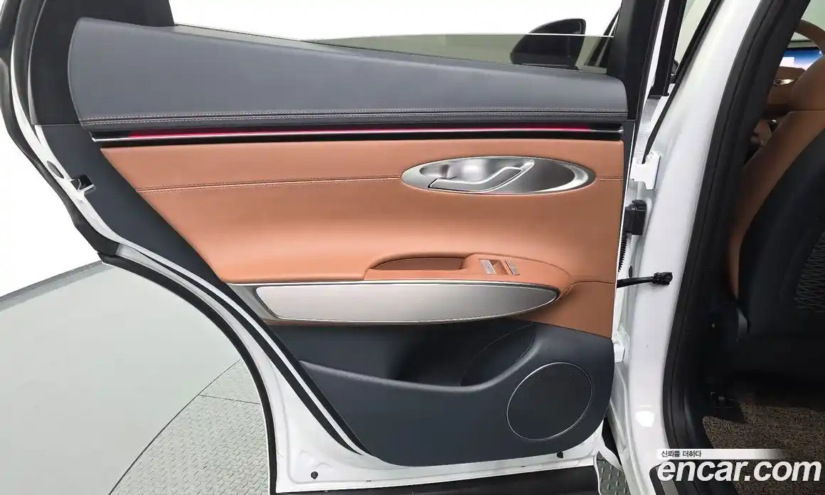 Genesis GV70 2025 2.5 гидро в Москве № 2125354, фото 15