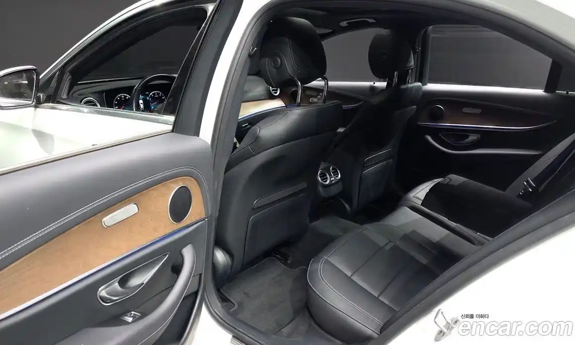 Mercedes-Benz E-Class 2022 2.0 гидро в Москве № 2125530, фото 18