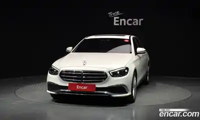 Mercedes-Benz E-Class 2022 2.0 гидро в Москве № 2125530, миниатюра 3