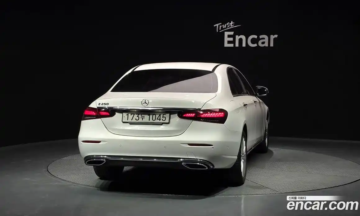 Mercedes-Benz E-Class 2022 2.0 гидро в Москве № 2125530, фото 4