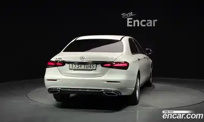 Mercedes-Benz E-Class 2022 2.0 гидро в Москве № 2125530, миниатюра 4
