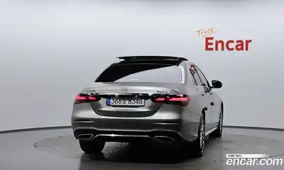 Mercedes-Benz E-Class 2022 2.0 гидро в Москве № 2126049, миниатюра 3