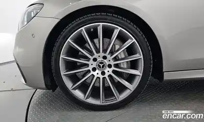 Mercedes-Benz E-Class 2022 2.0 гидро в Москве № 2126049, миниатюра 4