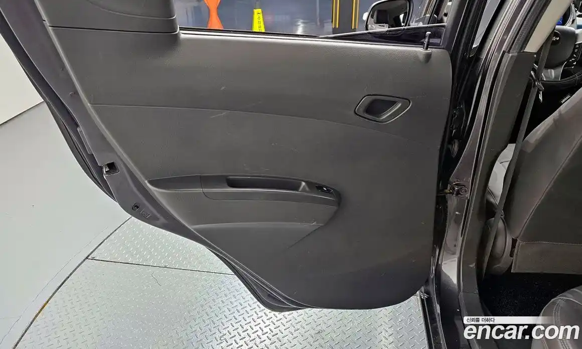 Chevrolet Spark 2015 1.0 гидро в Москве № 2127405, фото 15