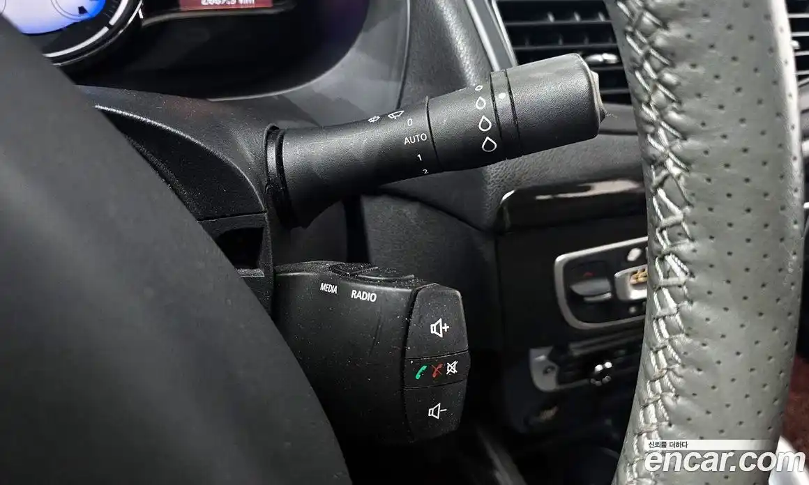 Renault SM3 2013 1.6 гидро в Москве № 2128968, фото 24