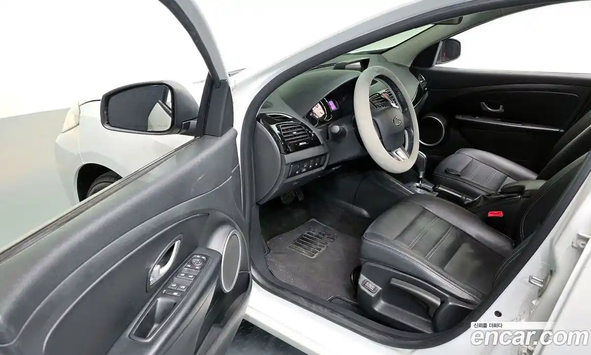 Renault SM3 2016 1.6 гидро в Москве № 2129089, фото 13