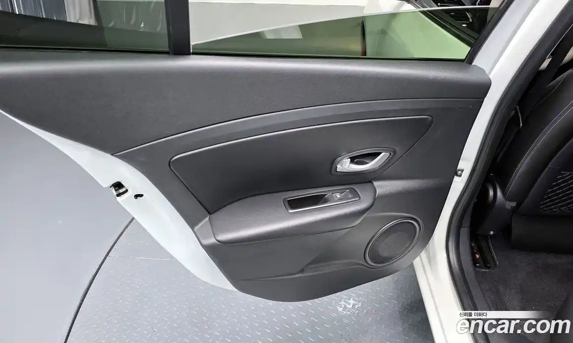Renault SM3 2016 1.6 гидро в Москве № 2129089, фото 15