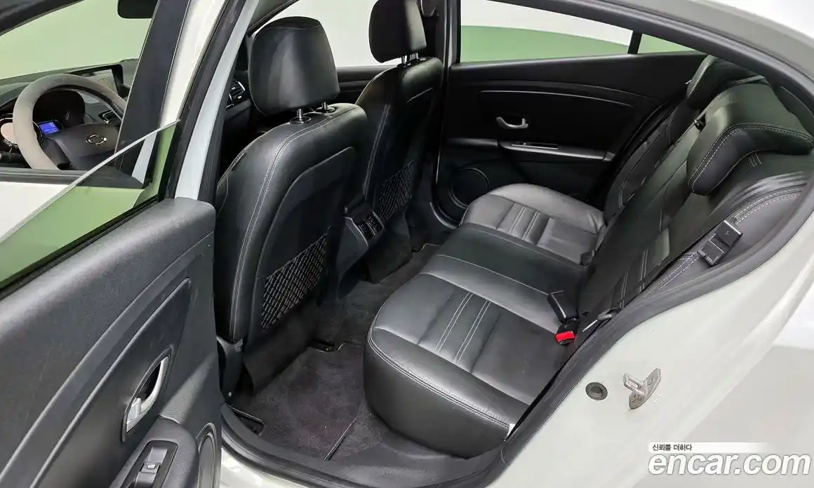Renault SM3 2016 1.6 гидро в Москве № 2129089, фото 18