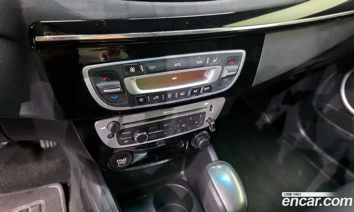 Renault SM3 2016 1.6 гидро в Москве № 2129089, фото 21
