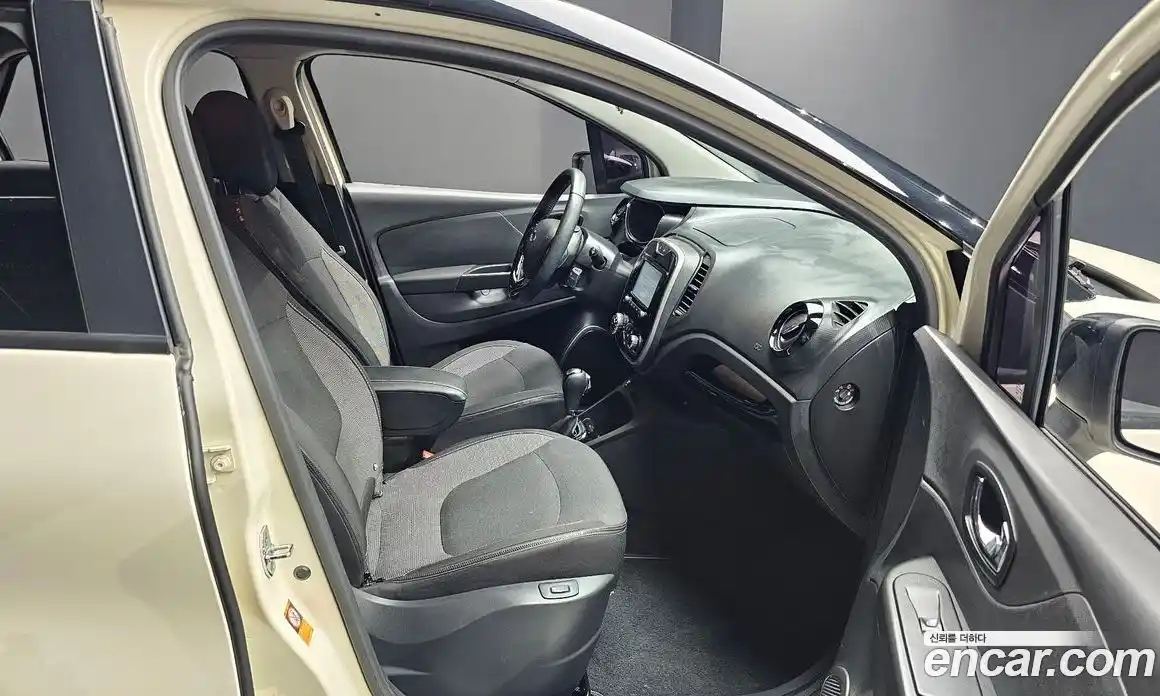Renault QM3 2015 1.5 гидро в Москве № 2129300, фото 17