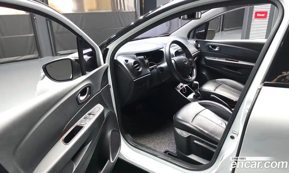 Renault QM3 2017 1.5 гидро в Москве № 2129351, фото 10
