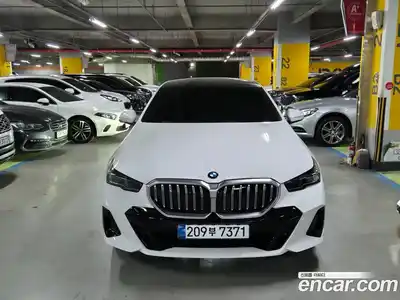 BMW 5-Series, 2025