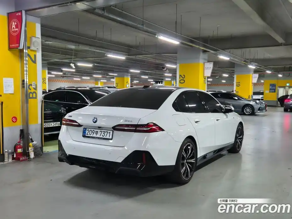 BMW 5-Series 2025 2.0 гидро в Москве № 2129797, фото 4