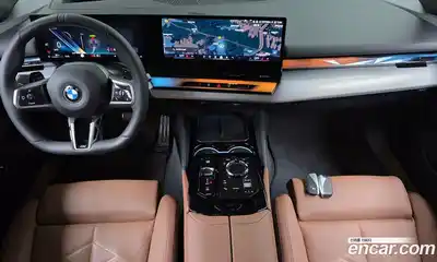 BMW 5-Series 2025 2.0 гидро в Москве № 2129800, миниатюра 9