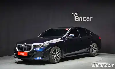 BMW 5-Series, 2025