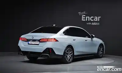 BMW 5-Series 2024 2.0 гидро в Москве № 2129906, миниатюра 2