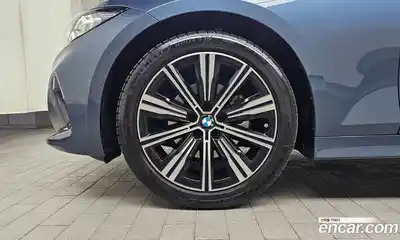 BMW 3-Series 2025 2.0 гидро в Москве № 2129927, миниатюра 5