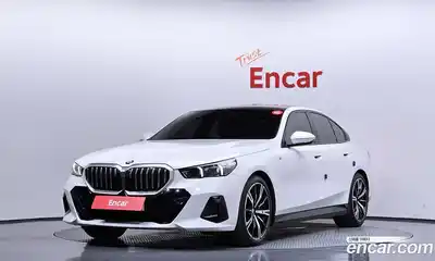 BMW 5-Series, 2025