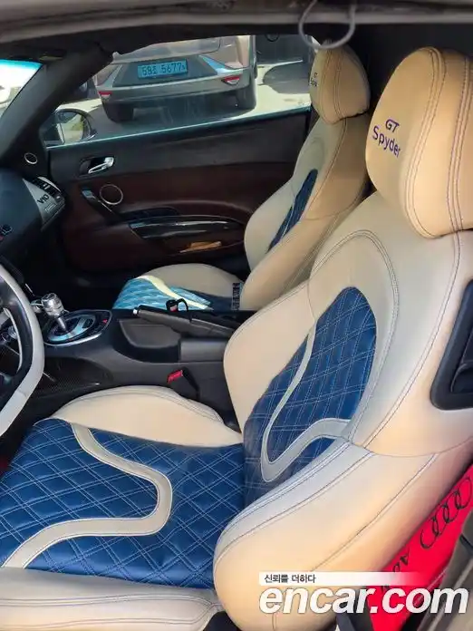 Audi R8 2012 5.2 механика в Москве № 2131462, фото 8