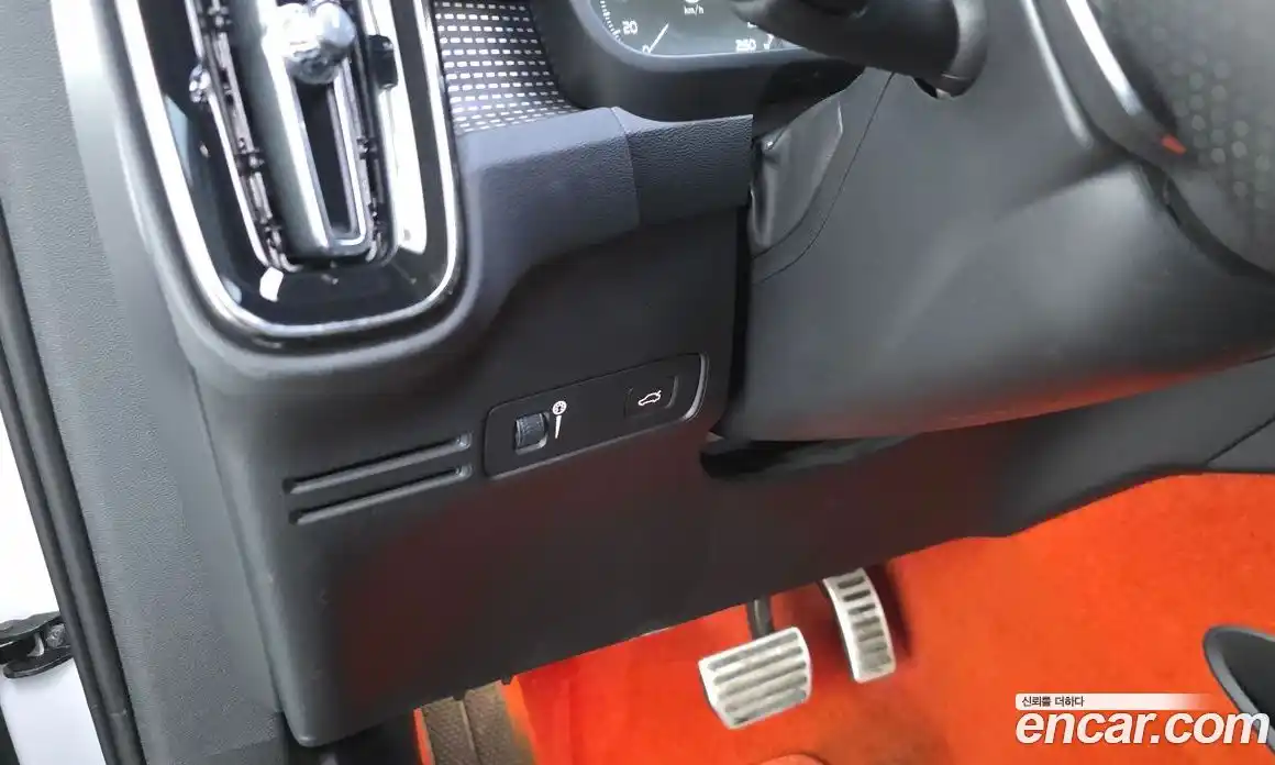 Volvo XC40 2019 2.0 гидро в Москве № 2131574, фото 27