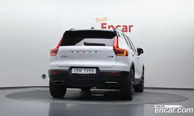 Volvo XC40 2019 2.0 гидро в Москве № 2131574, миниатюра 3
