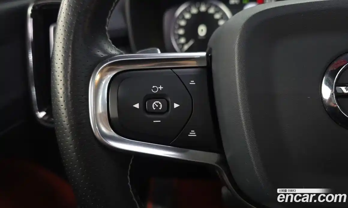 Volvo XC40 2019 2.0 гидро в Москве № 2131574, фото 31